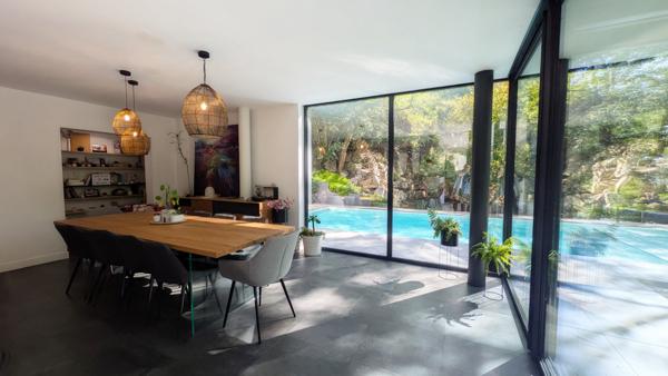 ACHAT-VENTE PROCHE LAVAL MAISON CONTEMPORAINE