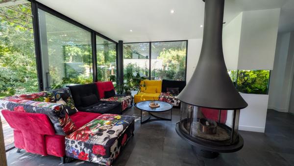 ACHAT-VENTE PROCHE LAVAL MAISON CONTEMPORAINE