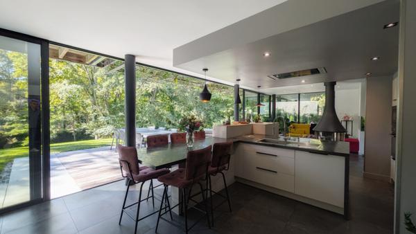 ACHAT-VENTE PROCHE LAVAL MAISON CONTEMPORAINE