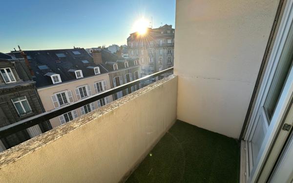 Appartement à louer    3 pièces • 99 m2 Limoges