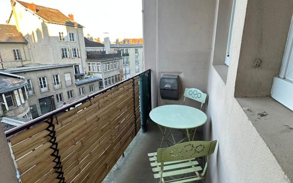 Appartement à louer    3 pièces • 99 m2 Limoges