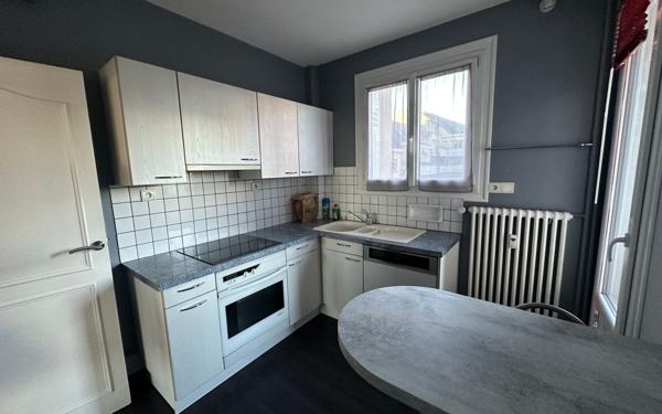 Appartement à louer    3 pièces • 99 m2 Limoges