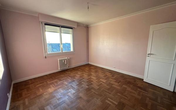 Appartement à louer    3 pièces • 99 m2 Limoges