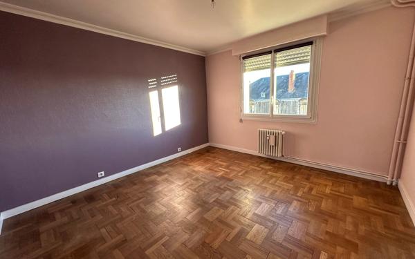 Appartement à louer    3 pièces • 99 m2 Limoges