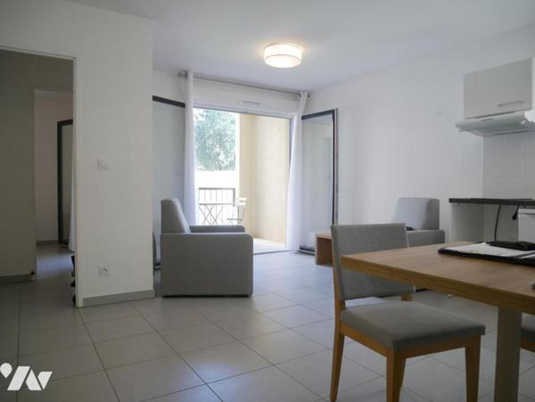 Quartier des Beaux-Arts, investissement locatif résidence séniors appartement 2 pièces avec parking.