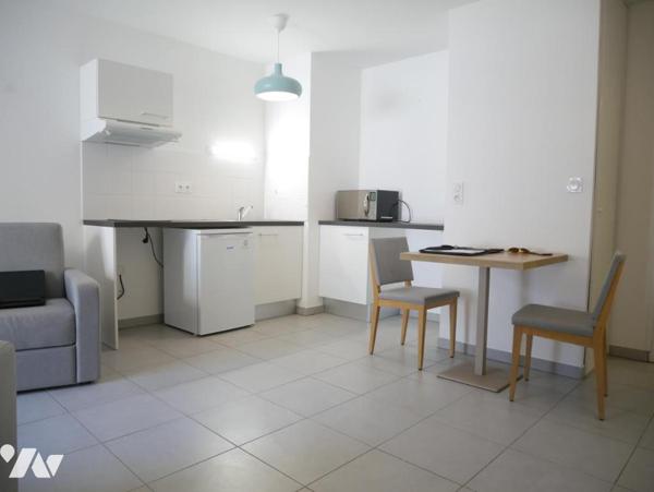 Quartier des Beaux-Arts, investissement locatif résidence séniors appartement 2 pièces avec parking.