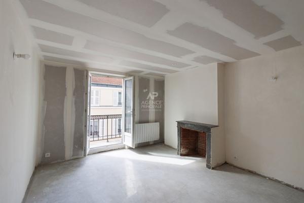 PARIS 18ÈME - APPARTEMENT RÉNOVÉ À PERSONNALISER - À PROXIMITÉ DU MÉTRO MARCADET - POISSONNIERS €259 000 ** - Référence 6743-AH