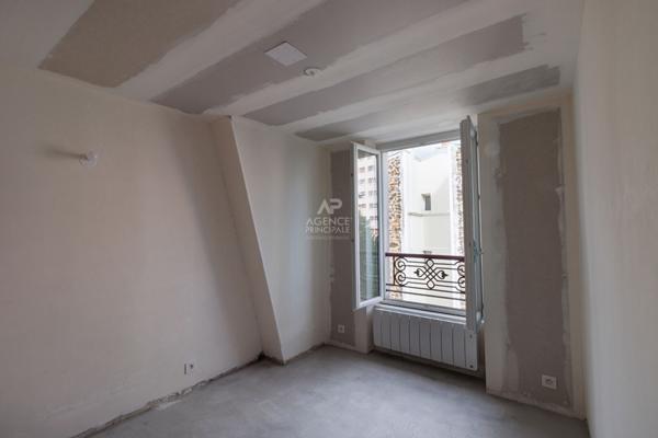 PARIS 18ÈME - APPARTEMENT RÉNOVÉ À PERSONNALISER - À PROXIMITÉ DU MÉTRO MARCADET - POISSONNIERS €259 000 ** - Référence 6743-AH