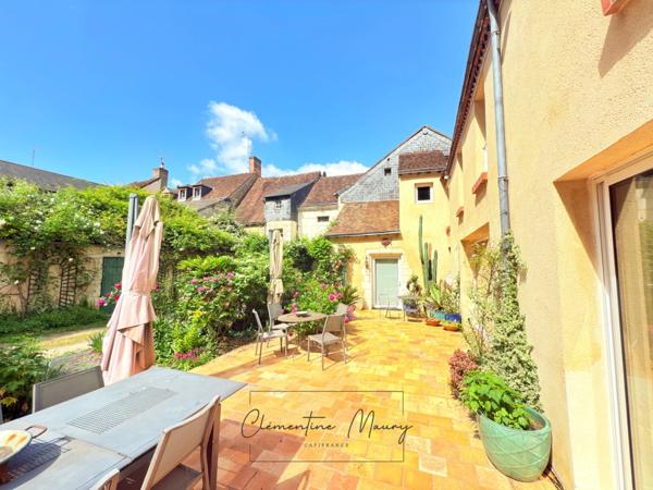 Maison de caractère a vendre en plein centre ville de Vendome, 9 pièces 250m2