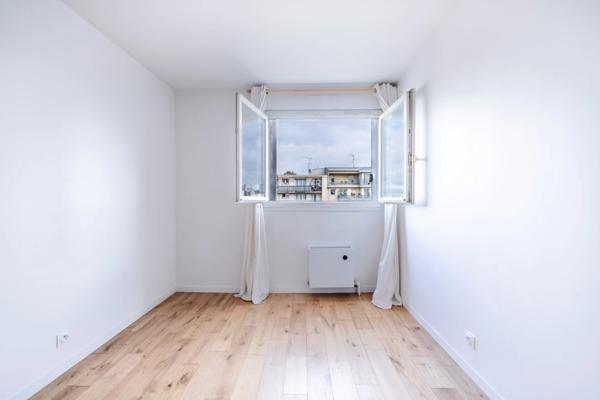 93140 – BONDY – APPARTEMENT – 81 M² – 3 PIÈCES – 2 CHAMBRES – 6ᵉ ET DERNIER ÉTAGE – TRAVERSANT – TRIPLE EXPOSITION – CAVE – BOX