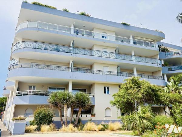 LA LONDE-LES-MAURES – T2 DE STANDING AU CŒUR DU CENTRE-VILLE