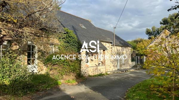 Maison en pierre de type longère en campagne à Courcité 206 m2 - 10 pièces 7 ch - 8500 m2 de terrain