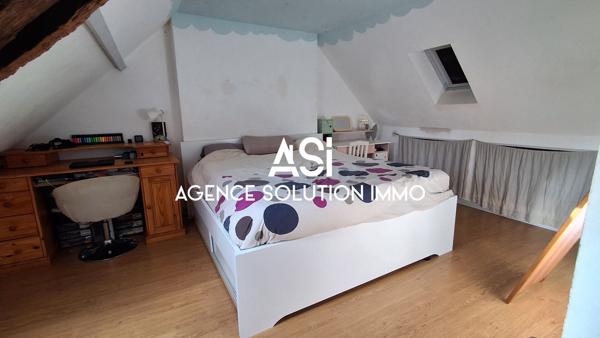 Maison en pierre de type longère en campagne à Courcité 206 m2 - 10 pièces 7 ch - 8500 m2 de terrain