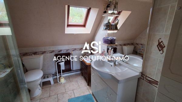 Maison en pierre de type longère en campagne à Courcité 206 m2 - 10 pièces 7 ch - 8500 m2 de terrain