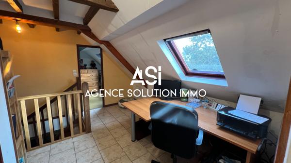 Maison en pierre de type longère en campagne à Courcité 206 m2 - 10 pièces 7 ch - 8500 m2 de terrain
