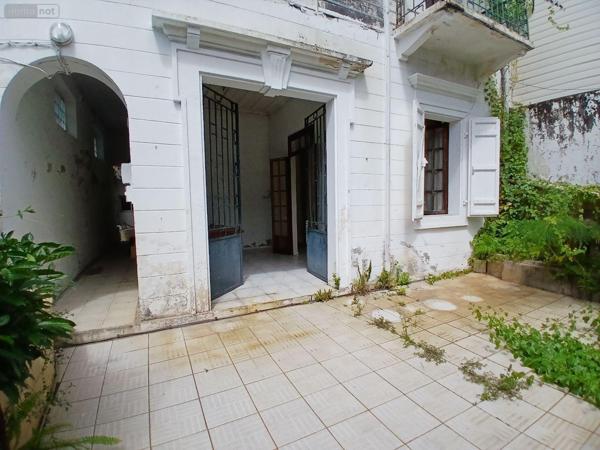 Maison à restaurer à vendre à Saint-Denis à la Réunion (97400), ref : 97404/7   
centre ville
