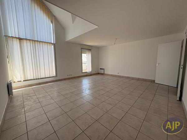 Appartement à louer Nantes : 4 pièces, 92m² avec 3 chambre(s) à 1 340€ - AJP Immobilier Nantes Ouest