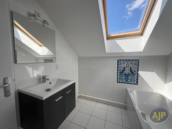 Appartement à louer Nantes : 4 pièces, 92m² avec 3 chambre(s) à 1 340€ - AJP Immobilier Nantes Ouest