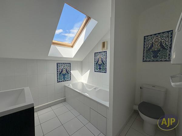 Appartement à louer Nantes : 4 pièces, 92m² avec 3 chambre(s) à 1 340€ - AJP Immobilier Nantes Ouest