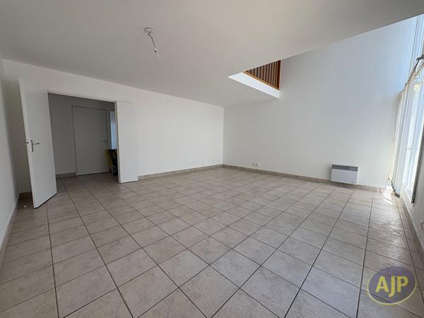Appartement à louer Nantes : 4 pièces, 92m² avec 3 chambre(s) à 1 340€ - AJP Immobilier Nantes Ouest