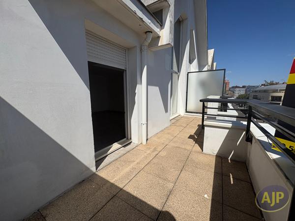 Appartement à louer Nantes : 4 pièces, 92m² avec 3 chambre(s) à 1 340€ - AJP Immobilier Nantes Ouest