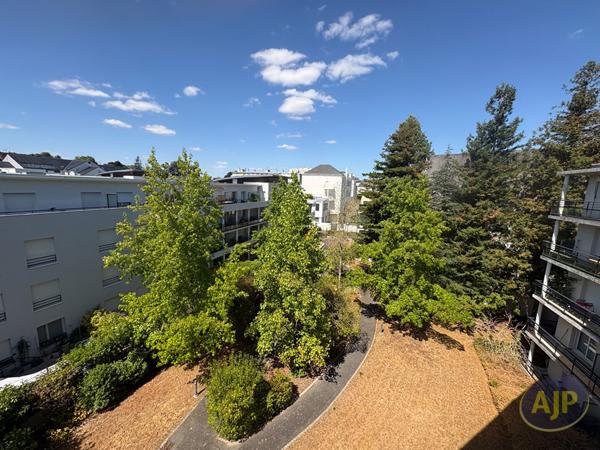 Appartement à louer Nantes : 4 pièces, 92m² avec 3 chambre(s) à 1 340€ - AJP Immobilier Nantes Ouest
