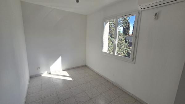 Maison Trets T3 avec jardinet et place de parking