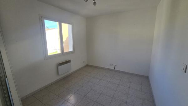 Maison Trets T3 avec jardinet et place de parking