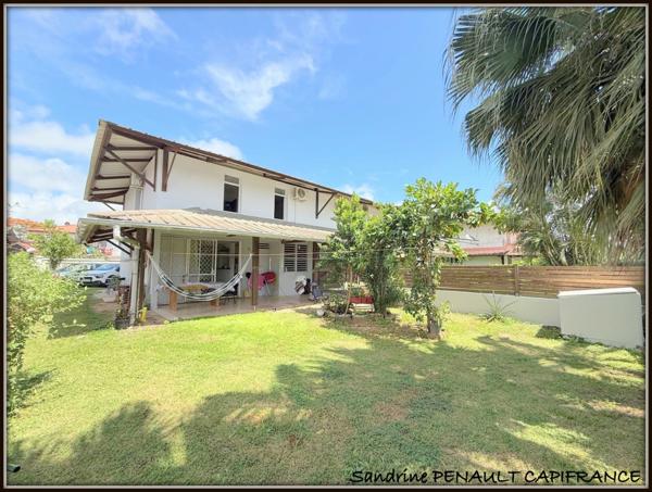 A VENDRE A KOUROU (GUYANE FRANCAISE) UNE BELLE MAISON T4 (R+1) de 105 m² - SUPERFICIE DU TERRAIN 312 m² AU PRIX DE 258 000 €.