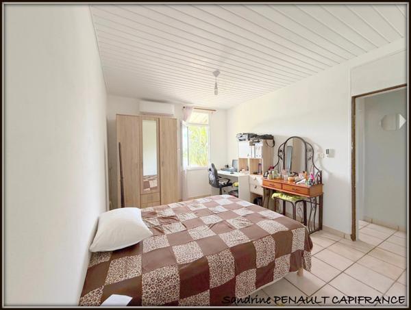 A VENDRE A KOUROU (GUYANE FRANCAISE) UNE BELLE MAISON T4 (R+1) de 105 m² - SUPERFICIE DU TERRAIN 312 m² AU PRIX DE 258 000 €.