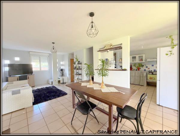 A VENDRE A KOUROU (GUYANE FRANCAISE) UNE BELLE MAISON T4 (R+1) de 105 m² - SUPERFICIE DU TERRAIN 312 m² AU PRIX DE 258 000 €.