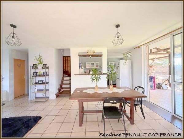 A VENDRE A KOUROU (GUYANE FRANCAISE) UNE BELLE MAISON T4 (R+1) de 105 m² - SUPERFICIE DU TERRAIN 312 m² AU PRIX DE 258 000 €.