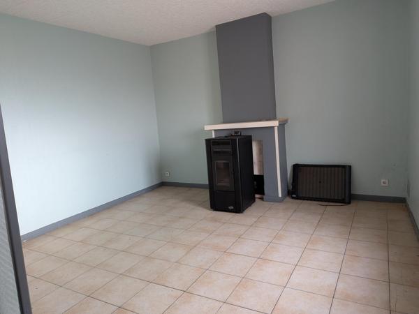 Maison de ville avec deux chambres et jardin