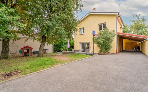 Maison à vendre    5 pièces • 104 m2 Saint-Didier-de-Formans