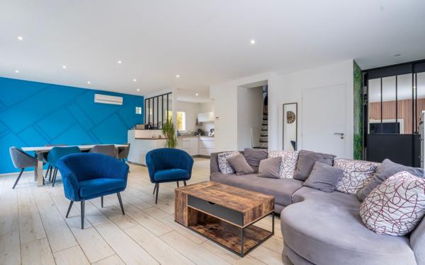 Maison à vendre    5 pièces • 104 m2 Saint-Didier-de-Formans