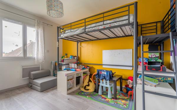 Maison à vendre    5 pièces • 104 m2 Saint-Didier-de-Formans