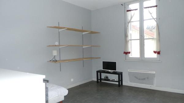 Immeuble avec 7 appartements T2 centre de Langeais