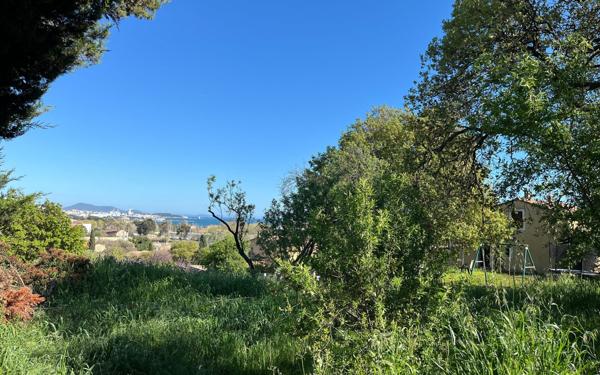 Terrain à vendre    Ollioules