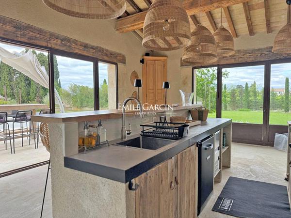 A vendre - authentique Mas provençal restauré sur 1 ha de parc paysager