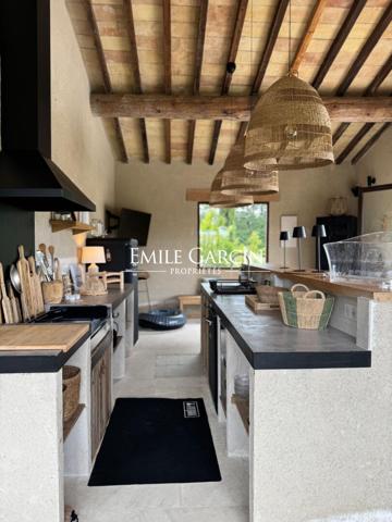 A vendre - authentique Mas provençal restauré sur 1 ha de parc paysager