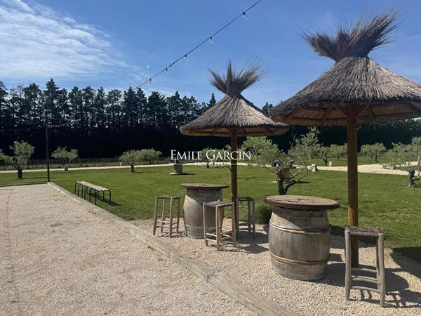 A vendre - authentique Mas provençal restauré sur 1 ha de parc paysager