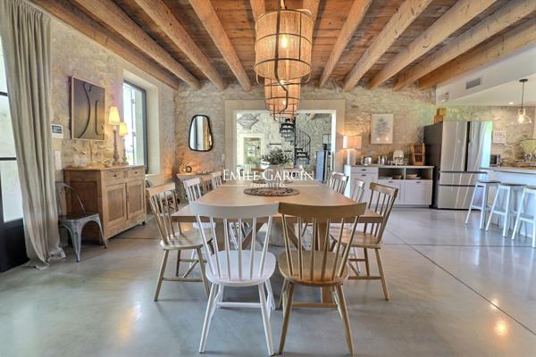 A vendre - authentique Mas provençal restauré sur 1 ha de parc paysager