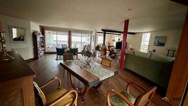 VILLA BALNÉAIRE FACE À L'OCÉAN.