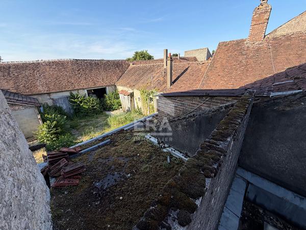 Egreville - Ancien local commercial 373 m² avec cour de 1146 m²