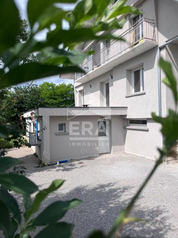 Appartement T2 rénové de 38 m² situé à Ecole Valentin.