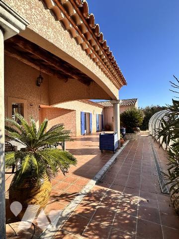 Villa avec piscine et garage