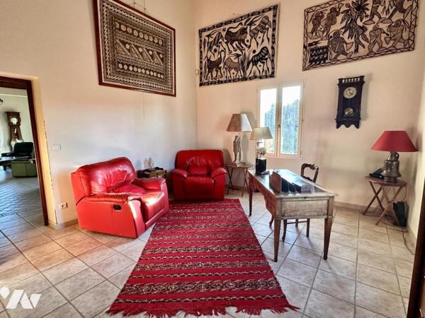 Villa avec piscine et garage