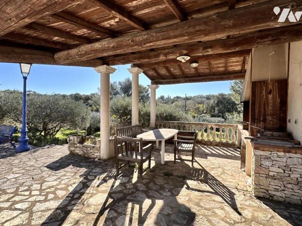 Villa avec piscine et garage