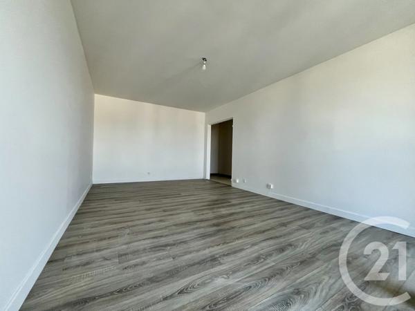 Appartement F5 à vendre  5 pièces - 92,80 m 2   BOURG LES VALENCE  - 26