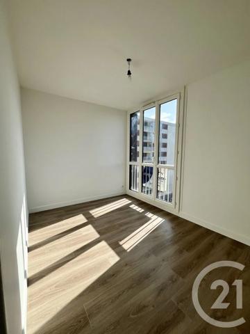 Appartement F5 à vendre  5 pièces - 92,80 m 2   BOURG LES VALENCE  - 26